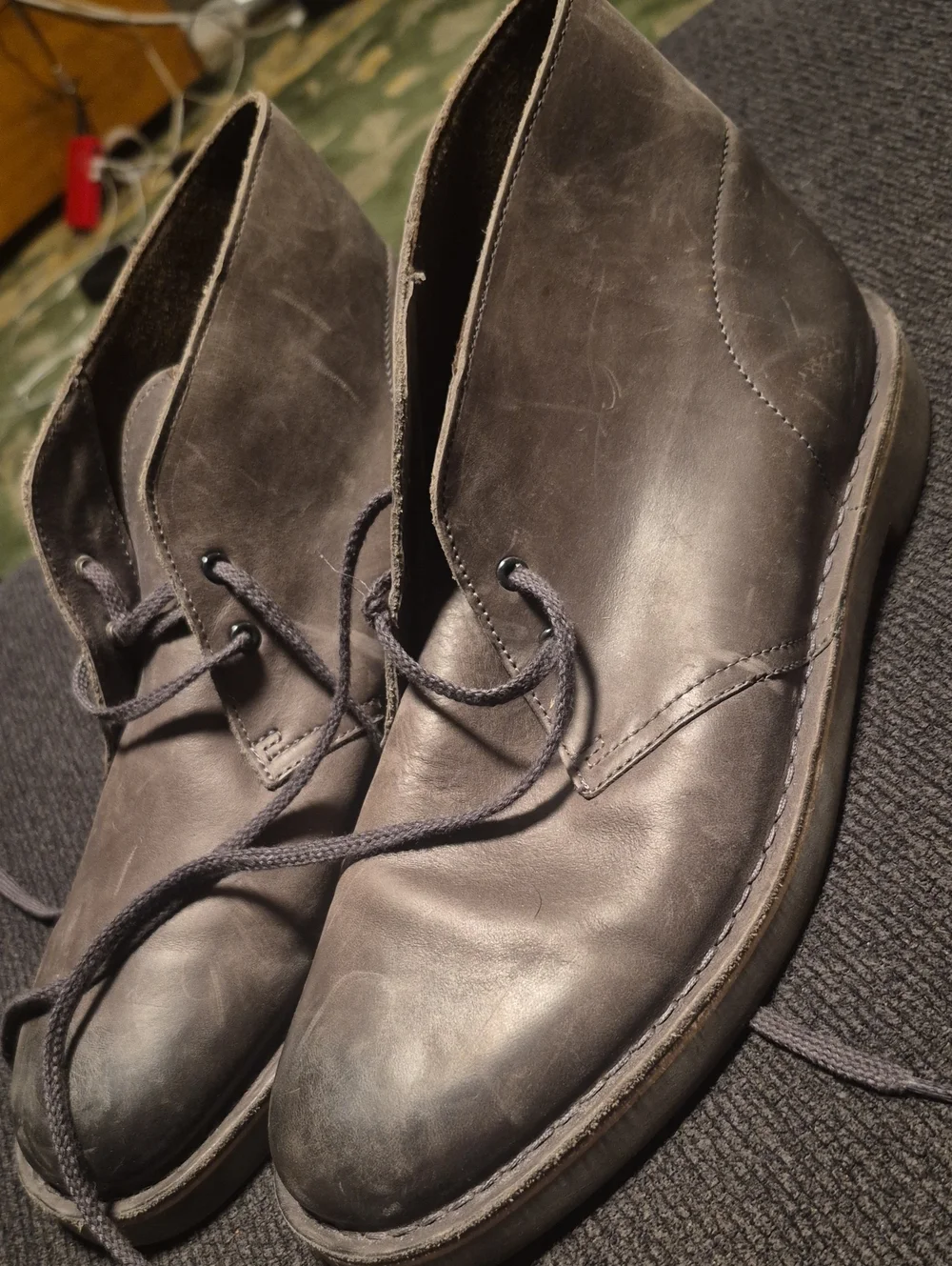 Clarks Men's Chukka Boots in Charcoal Gray